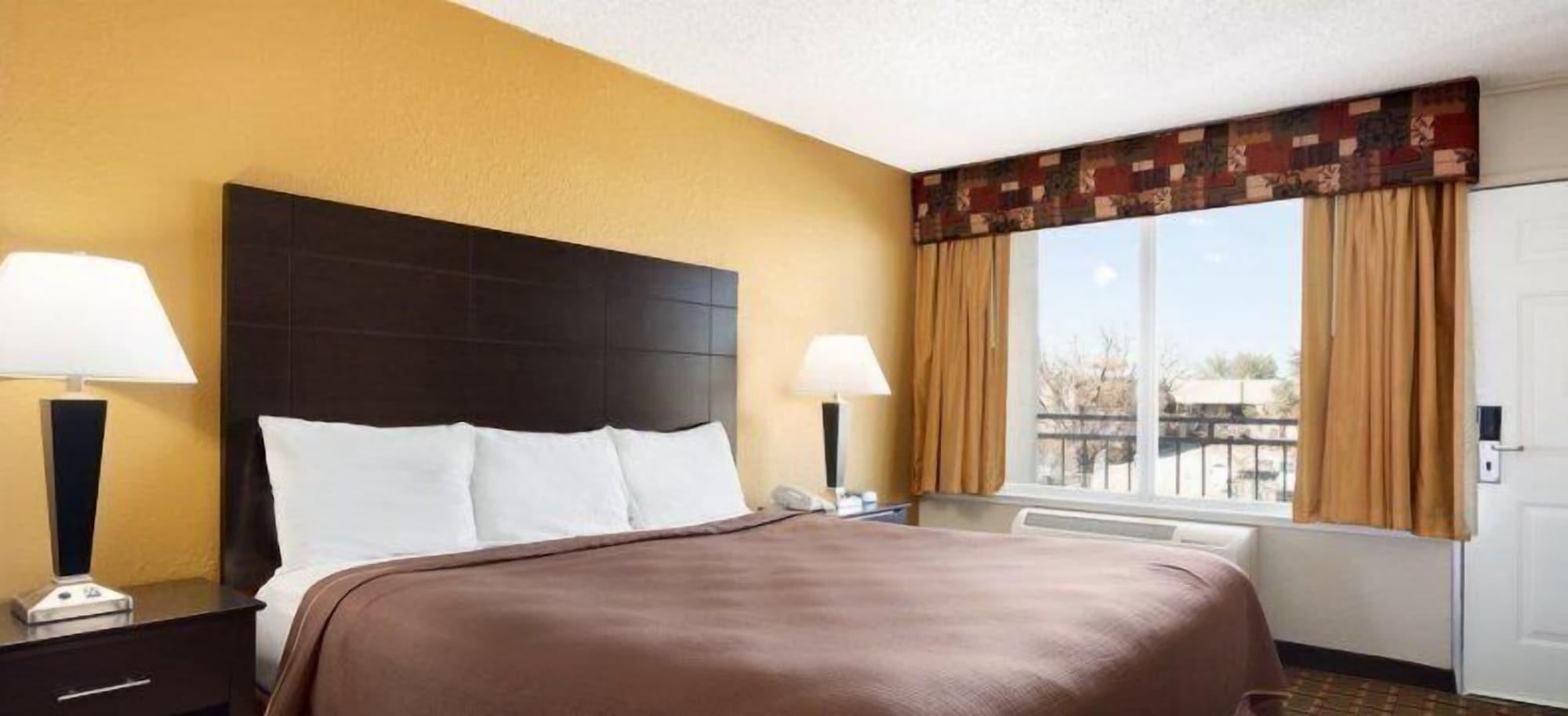 Knights Inn Midland Extérieur photo